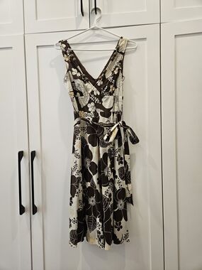 mac & jac Brown and Cream Floral V-Neck Midi Dress